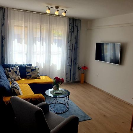 Apartment Mon Cheri-Located In A Quiet Neighbourhood Near Beaches Free Parking Πούλα Εξωτερικό φωτογραφία