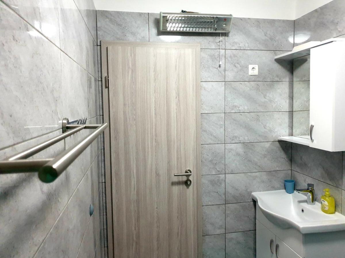 Apartment Mon Cheri-Located In A Quiet Neighbourhood Near Beaches Free Parking Πούλα Εξωτερικό φωτογραφία