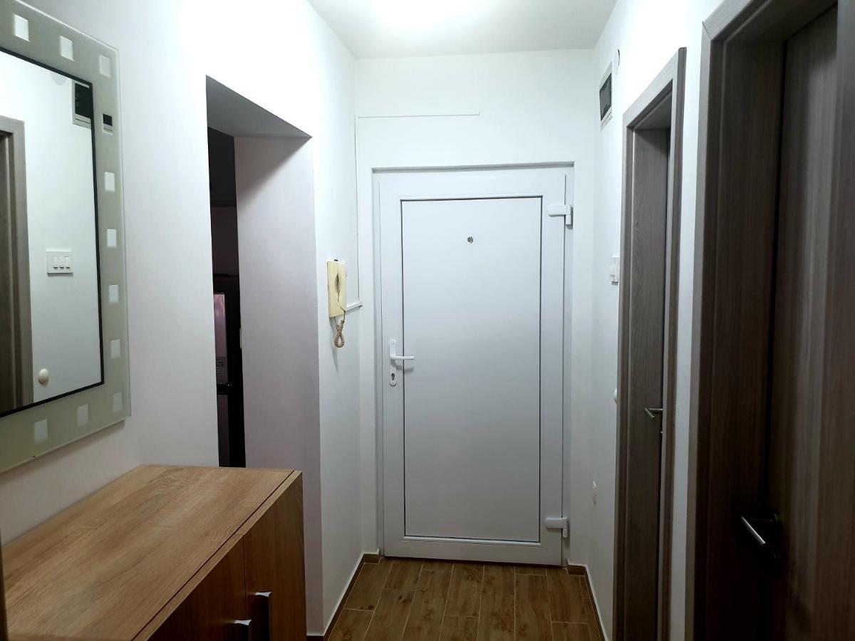 Apartment Mon Cheri-Located In A Quiet Neighbourhood Near Beaches Free Parking Πούλα Εξωτερικό φωτογραφία