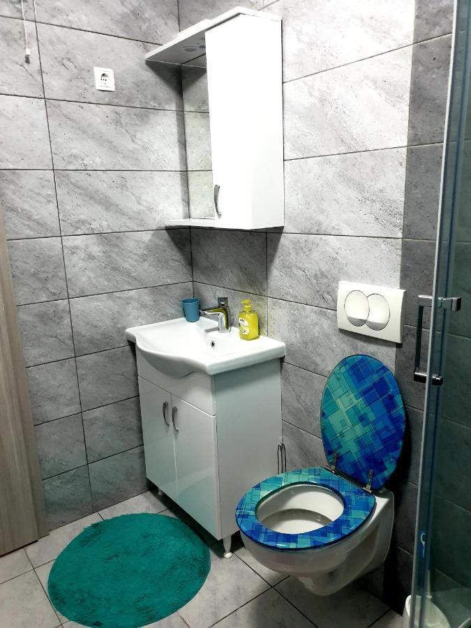 Apartment Mon Cheri-Located In A Quiet Neighbourhood Near Beaches Free Parking Πούλα Εξωτερικό φωτογραφία