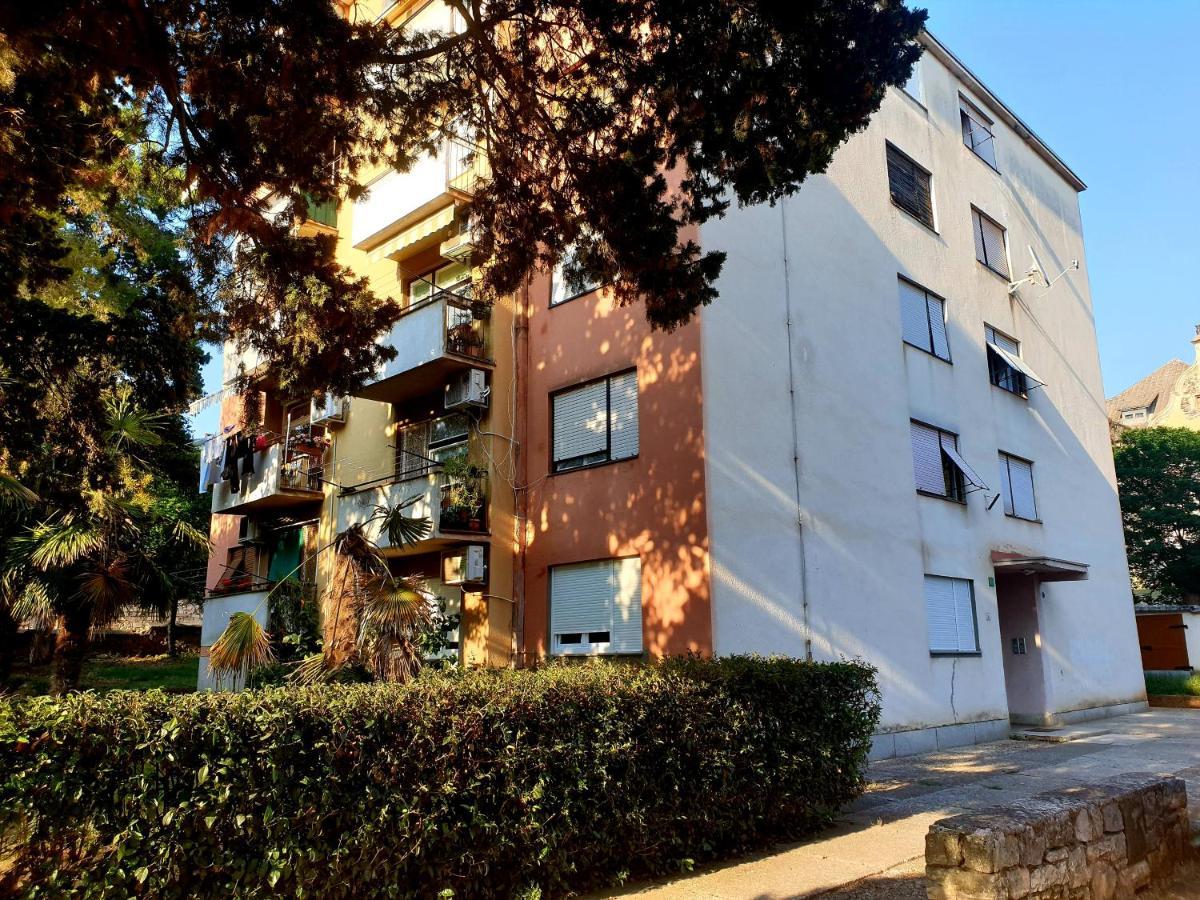 Apartment Mon Cheri-Located In A Quiet Neighbourhood Near Beaches Free Parking Πούλα Εξωτερικό φωτογραφία
