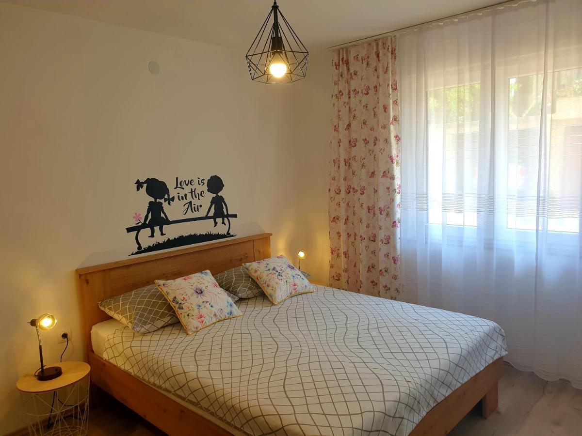 Apartment Mon Cheri-Located In A Quiet Neighbourhood Near Beaches Free Parking Πούλα Εξωτερικό φωτογραφία